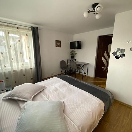Casa Irina Hotel มานาสทิรีอา ฮูโมรูลุย ภายนอก รูปภาพ
