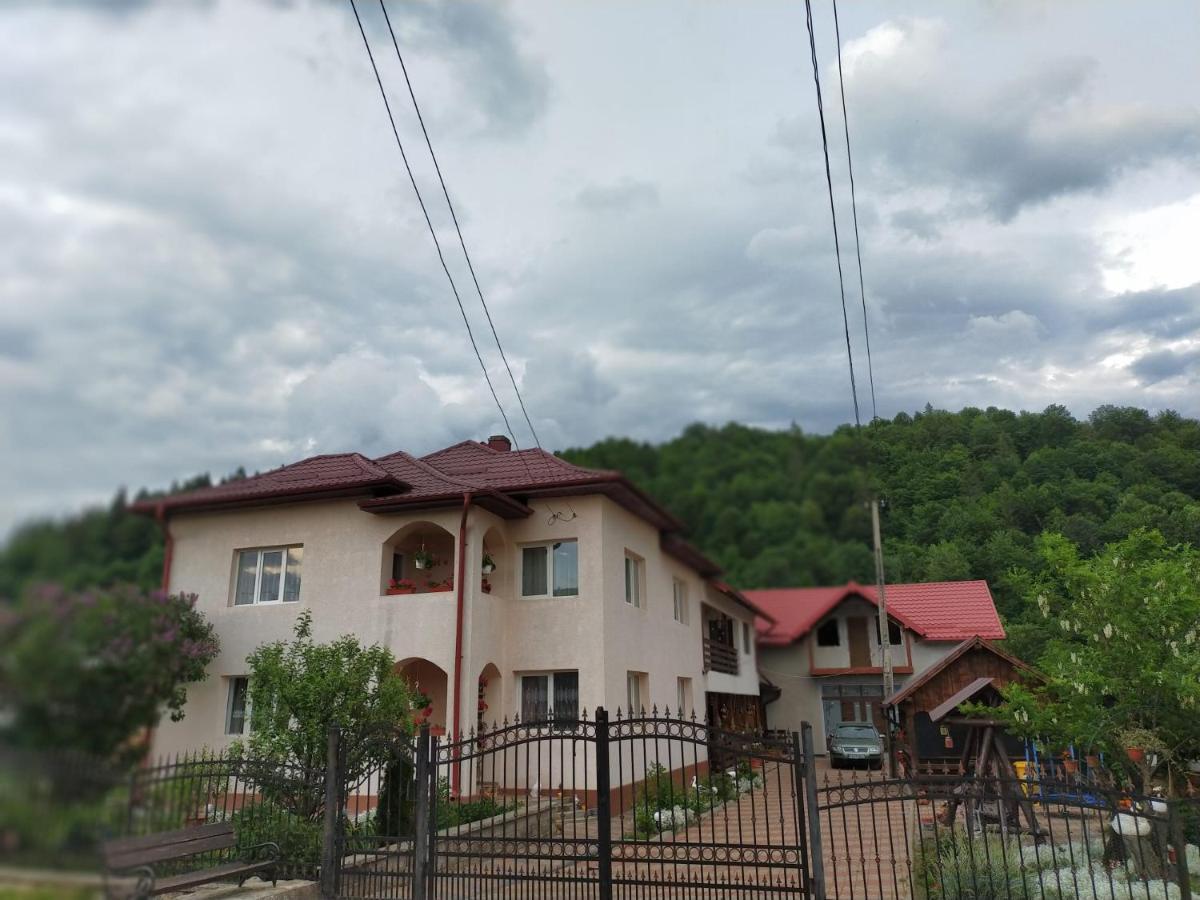 Casa Irina Hotel มานาสทิรีอา ฮูโมรูลุย ภายนอก รูปภาพ