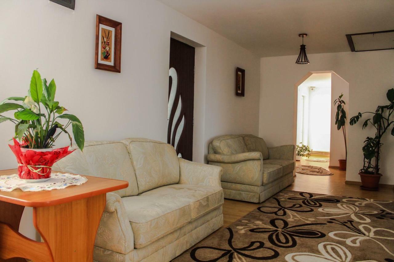 Casa Irina Hotel มานาสทิรีอา ฮูโมรูลุย ภายนอก รูปภาพ